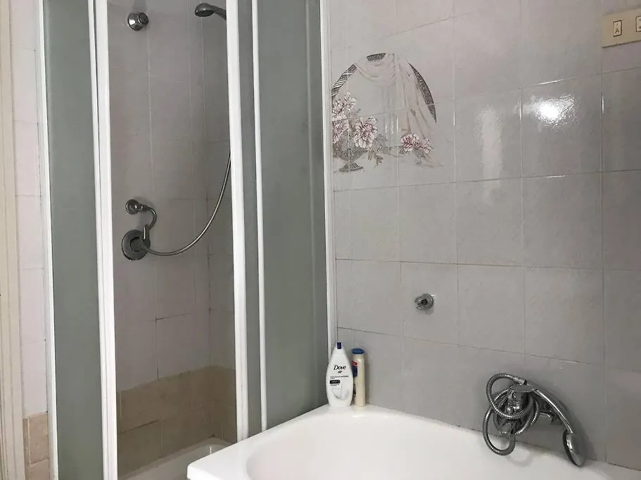 Large Flat Near Botanical Garden & Central Station Palermo Italy